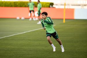 16歲職業首秀，17歲征戰世界杯！墨西哥小將莫拉：偶像是梅羅