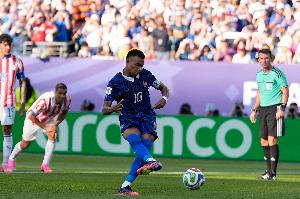 法國(guó)1-0領(lǐng)先巴拉圭!姆巴佩點(diǎn)射,杜埃倒地VAR介入改判點(diǎn)球!